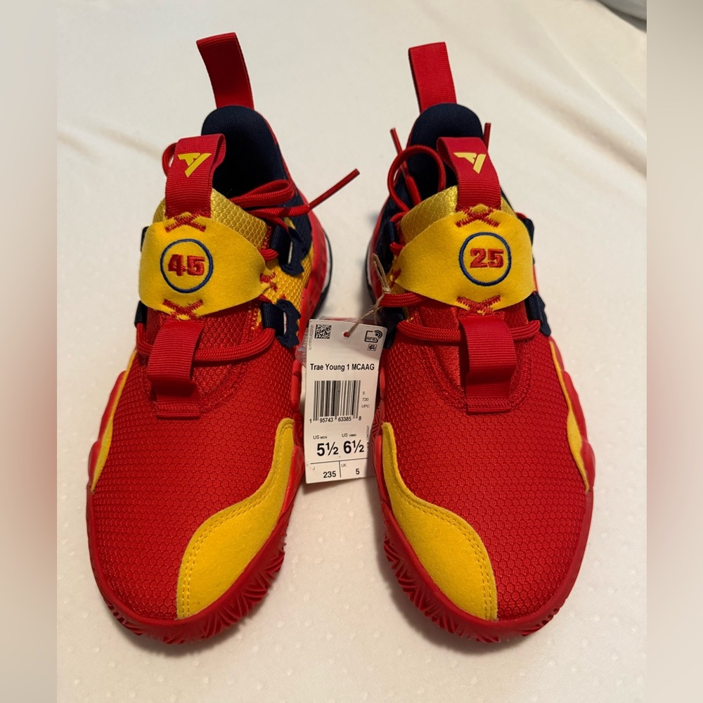 2022 Trae Young 1 'McDonald's All-American' Adidas Sneakers
NWT - no box